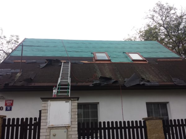 Rekonstrukce střechy Praha šindel iko šindelová střecha