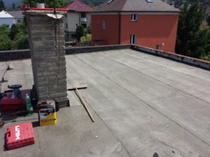 Rekonstrukce střechy Praha asfaltový pásy Elastek lepenka