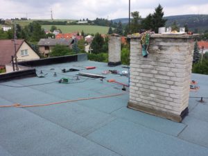 Rekonstrukce střechy Praha asfaltový pásy Elastek lepenka