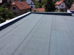 Rekonstrukce střechy Praha asfaltový pásy Elastek lepenka